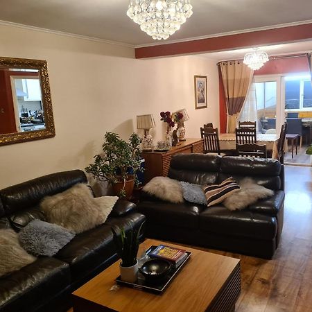 Specious Room In Northolt Northolt  Экстерьер фото