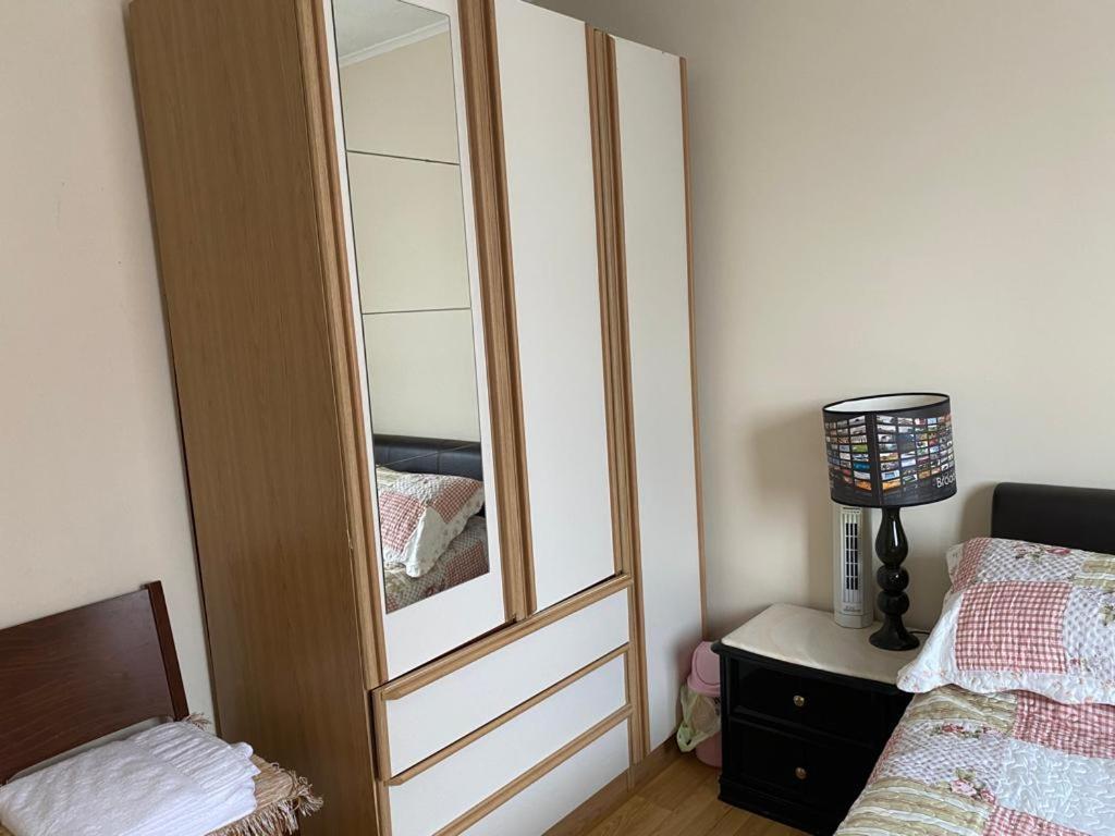 Specious Room In Northolt Northolt  Экстерьер фото
